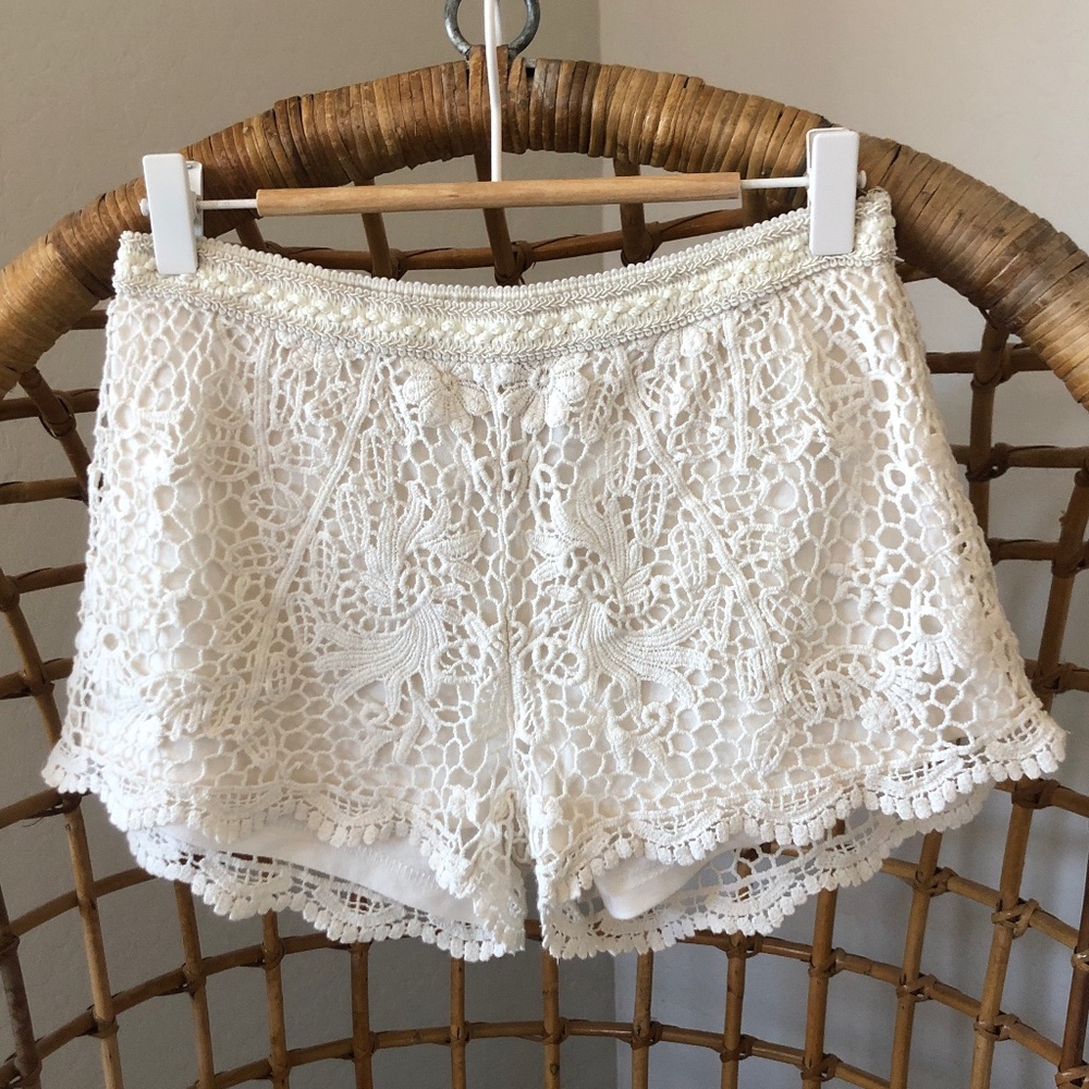 Mossimo cream lace crochet shorts